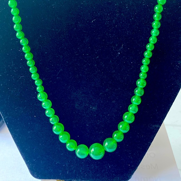Vintage Natural Perfect ice GreenJade jadeite Beads NecklacesJewelry Unworn